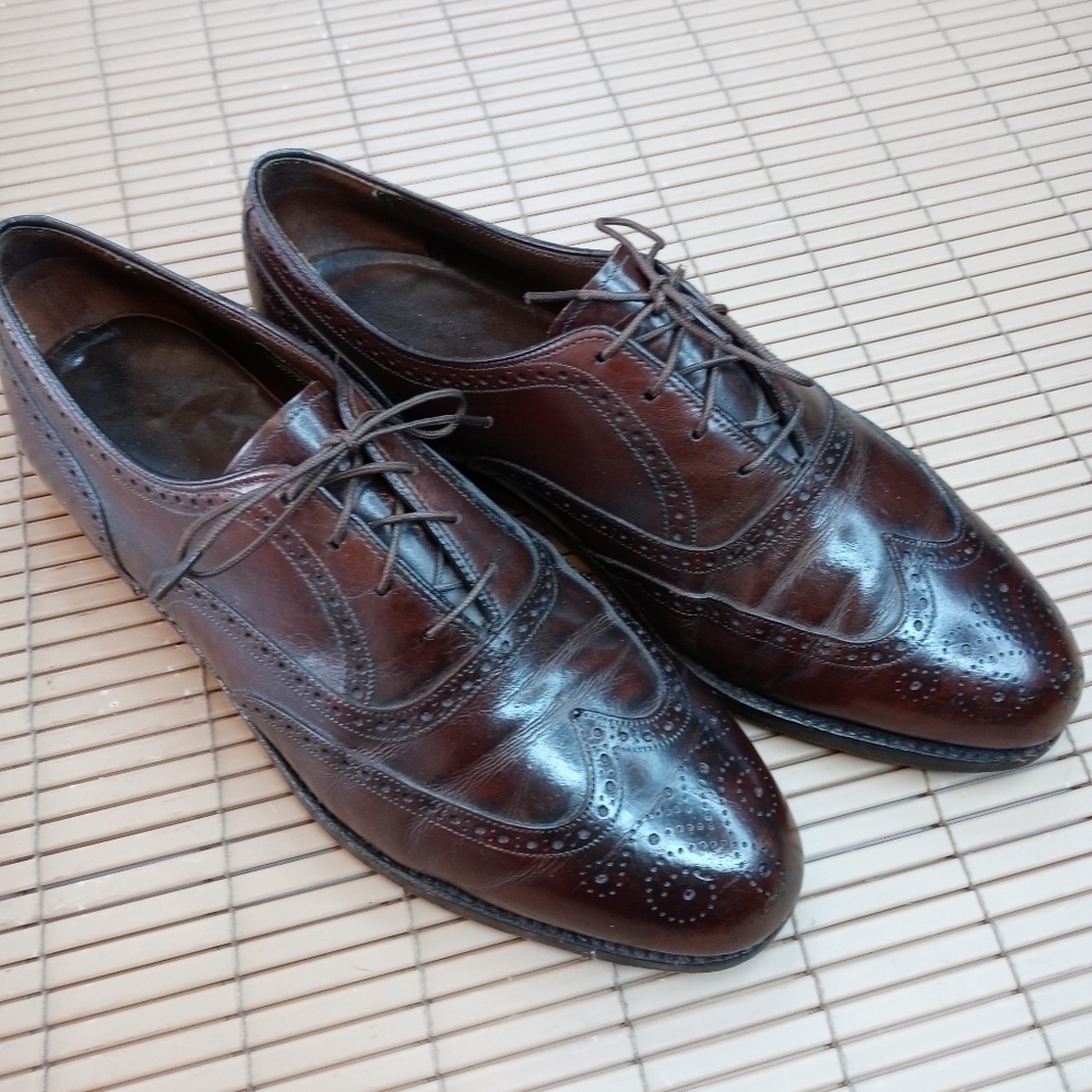 Florsheim Imperial men's brown leather wingtip Oxford. Sz 9D. 163pm